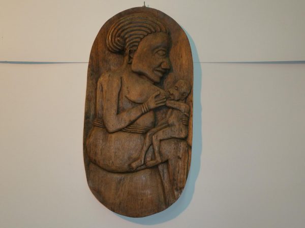 Tabla tallada madera noble